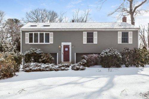 46 Crabtree Ln, Abington, MA 02351