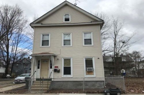 46 Queen St, Springfield, MA 01109
