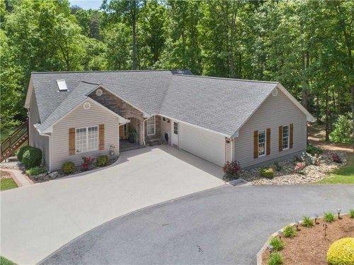 208 Brooks Dr, Townville, SC 29689