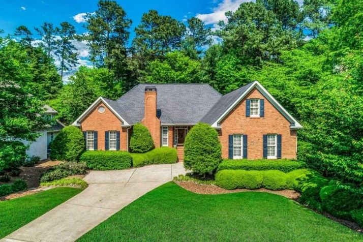 825 Stonehaven Ln, Alpharetta, GA 30005