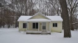 7976 Courtland Dr N, Rockford, MI 49341