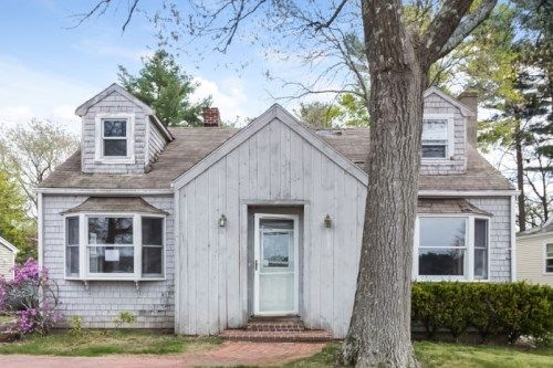 192 Wampatuck St, Pembroke, MA 02359