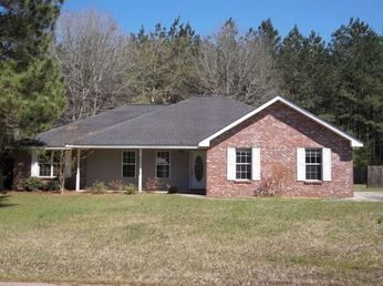 18 Southdown Rd, Sumrall, MS 39482