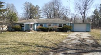 1115 W Belle Ave, Saint Charles, MI 48655