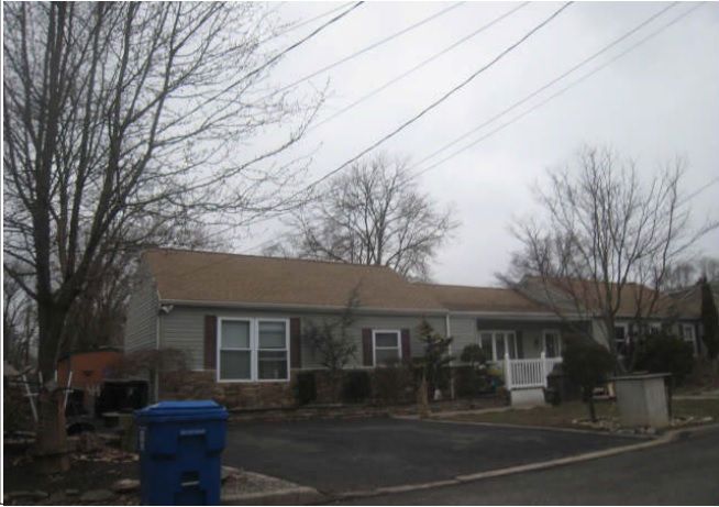 76 Sixth St, Belford, NJ 07718