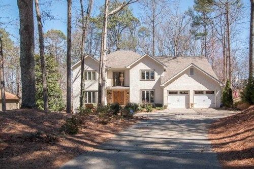 2270 Roxburgh Dr, Roswell, GA 30076