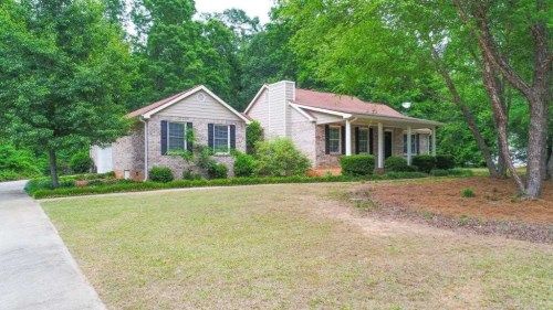 1013 Hamilton Dr, Locust Grove, GA 30248