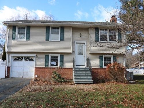 135 Daniel Road, Hamden, CT 06517