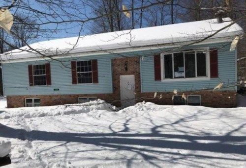 103 Oneida Dr, Pocono Lake, PA 18347