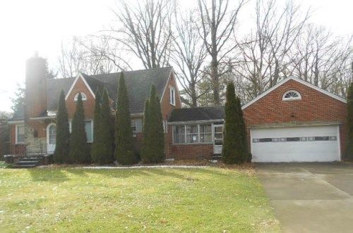 4180 Porter Rd, North Olmsted, OH 44070