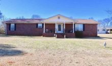 593 8Th St Statham, GA 30666