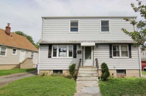 28 Smith St, Belleville, NJ 07109