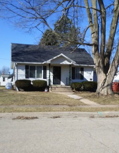 305 Whitney Ave, Kewanee, IL 61443