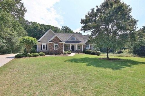 108 White Oaks Ln, Canton, GA 30115