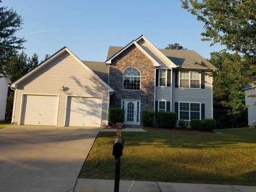 135 Blacktop Dr, Fairburn, GA 30213