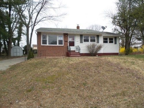 508 Green Valley Rd, Blackwood, NJ 08012