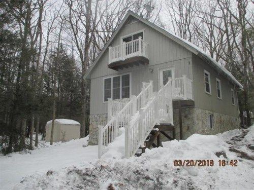 117 EISENHOWER DR, Hawley, PA 18428