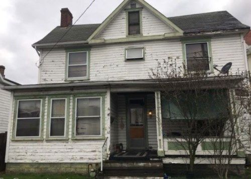 62 Lawn Ave, Uniontown, PA 15401