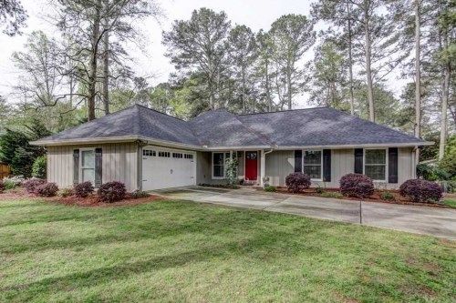 131 Woodfield Ln, Alpharetta, GA 30009