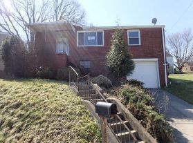 928 Toman Avenue, Clairton, PA 15025