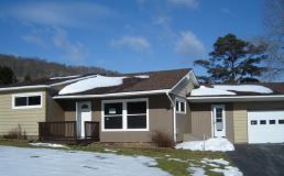 4 Chris Dr, Bradford, PA 16701