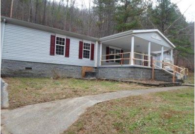 520 Ramey Fork Rd, Raccoon, KY 41557