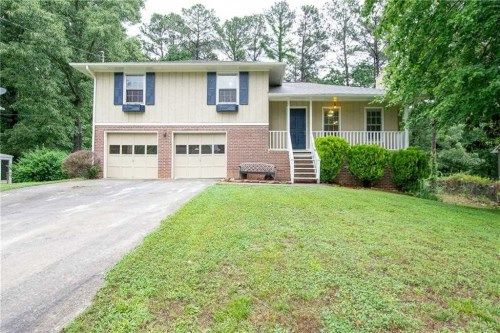 2410 Century Ln, Snellville, GA 30039