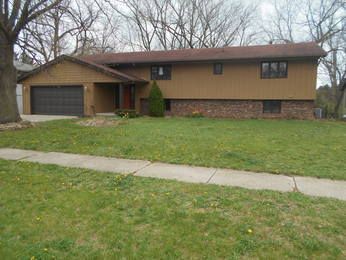 1521 Saratoga Ln, Rockford, IL 61107