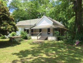 113 Live Oak Rd, Luverne, AL 36049