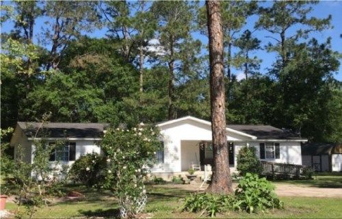 618 Pine Street Ext, Baxley, GA 31513