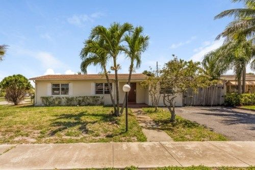 1202 W Mango St, Lake Worth, FL 33462