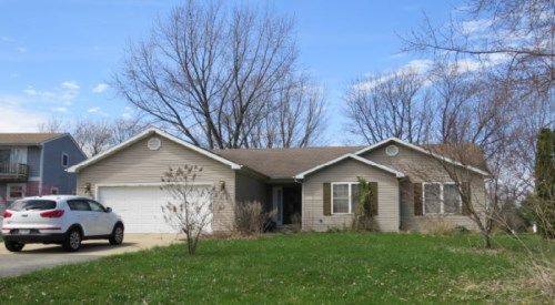 1191 Lady Bird Dr, Somonauk, IL 60552