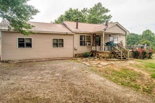 1817 Pine Chapel Rd NE, Calhoun, GA 30701