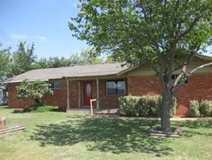 800 W Alameda St, Iowa Park, TX 76367