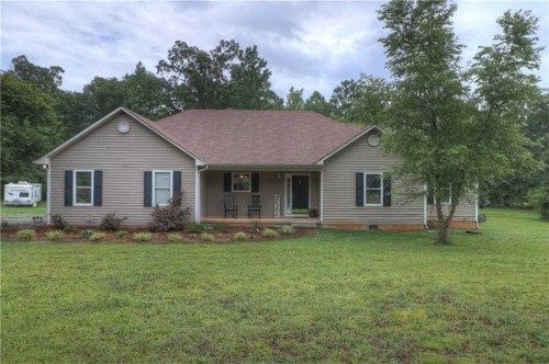 1777 Rocky Creek Rd, Hampton, GA 30228