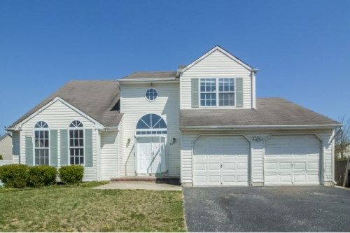 649 Loxley Dr, Toms River, NJ 08753