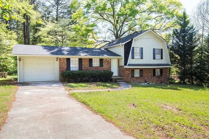 627 Hickory Ct, Forest Park, GA 30297