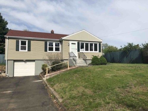 4 Louis St, North Haven, CT 06473