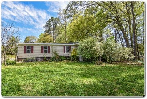 307 Rutledge Rd, Mount Holly, NC 28120