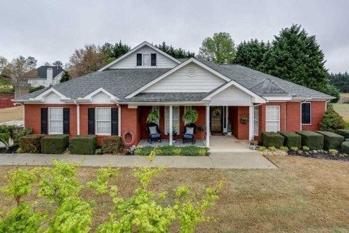 4826 Streamside Dr, Flowery Branch, GA 30542