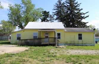 519 S James St, Goodland, IN 47948