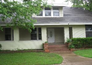 450 E James St, Wills Point, TX 75169