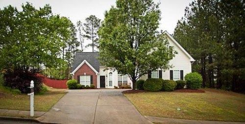 4318 Duncan Ives Dr, Buford, GA 30519