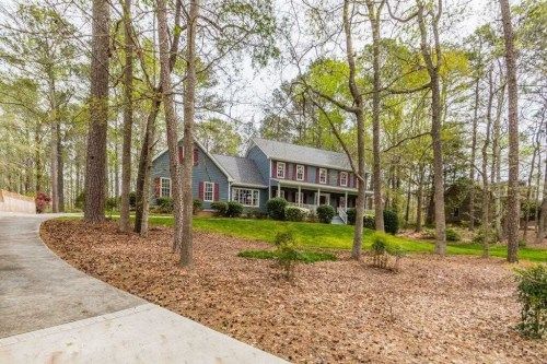 4209 Inns Brook Dr, Snellville, GA 30039