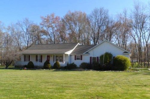 8 Hoosier Hills, Linton, IN 47441