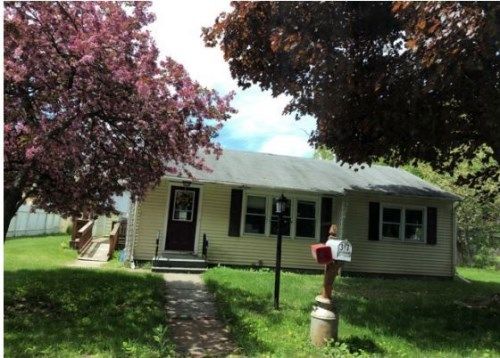 37 Center St, Schaghticoke, NY 12154