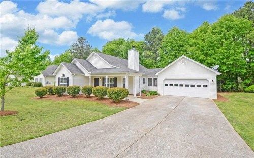 511 Greenfield Dr, Statham, GA 30666