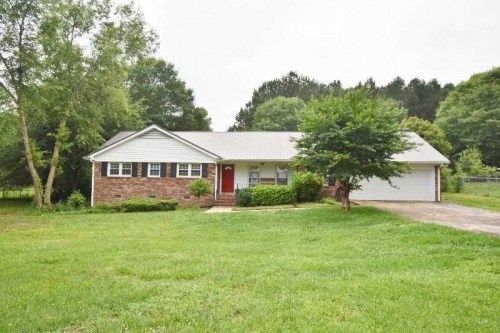 1006 Virginia Ln, Hull, GA 30646