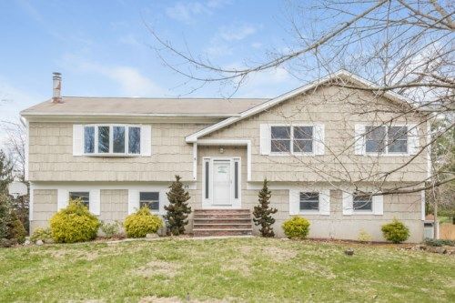 23 Douglas Dr, Towaco, NJ 07082