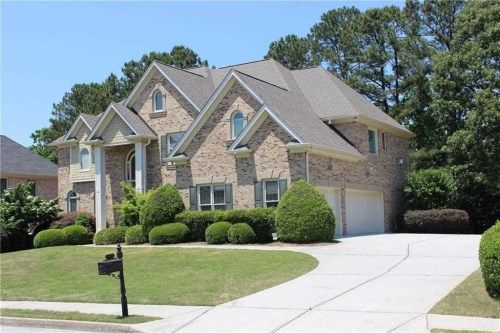 2664 Chestnut Walk Dr, Grayson, GA 30017